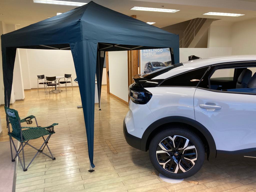 アウトドアにも街乗りにも映える、シトロエンC4登場！週末はぜひ当店へ！